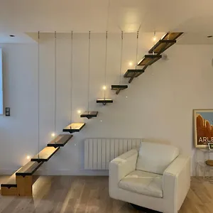 Superbe Avec Vue Appartement Arles